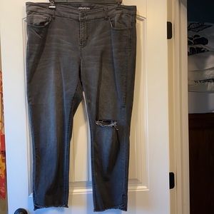 Maurices Black Crop Distressed Jeans Women’s Sz 18